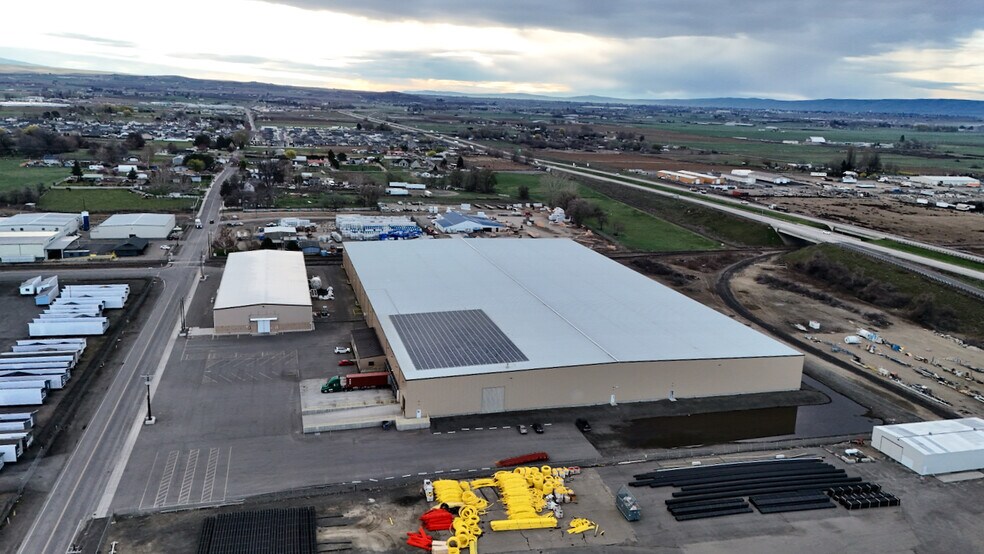 More Photos Of 319 E South Hill Rd, Sunnyside Warehouse For Lease