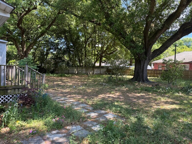 More Photos Of 1935 Cosgrove Ave, North Charleston Office For Sale