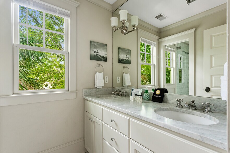 More Photos Of 196 Rutledge Ave, Charleston Specialty For Sale