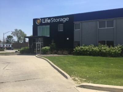 More Photos Of 426 S Westgate St, Addison Self Storage For Lease