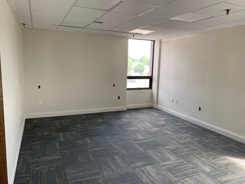 More Photos Of 449 Silas Deane Hwy, Wethersfield Medical For Lease