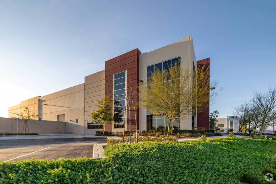 More Photos Of 19055 Messenia Ln, Perris Warehouse For Lease