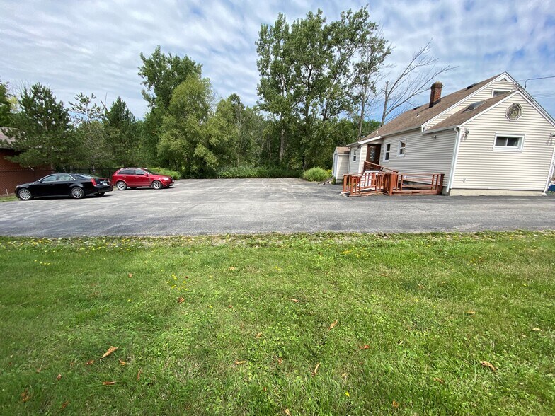 More Photos Of 2404 Union Rd, Cheektowaga General Retail For Sale