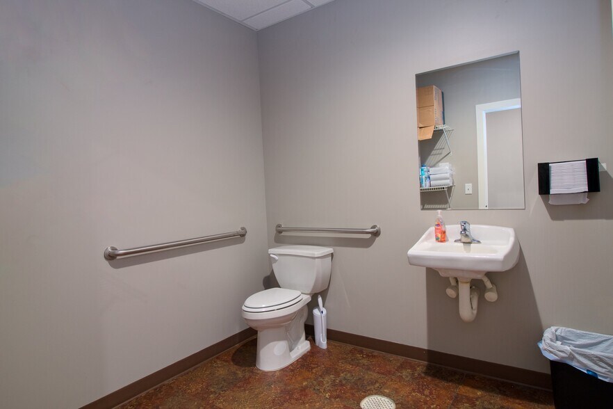 More Photos Of 5308 Parklane Pl, Kearney Office For Sale