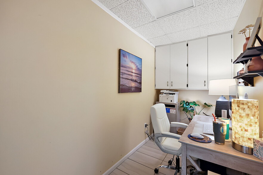 More Photos Of 609 W Montrose St, Clermont Office For Sale