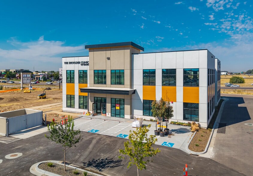 More Photos Of 1350 S Rackham Way, Meridian Medical For Lease