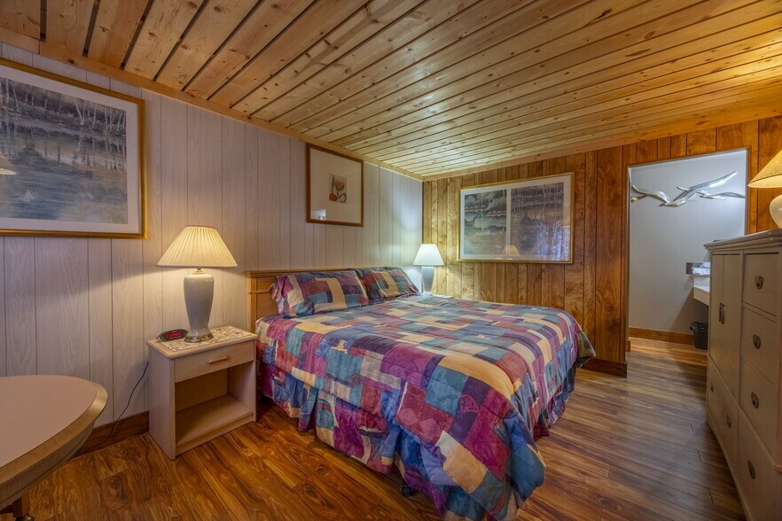More Photos Of 815 Main Ave, Tillamook Hotel For Sale