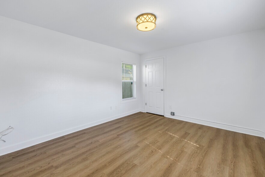 More Photos Of 3521 1st Ave N, Saint Petersburg Loft Creative Space For Sale