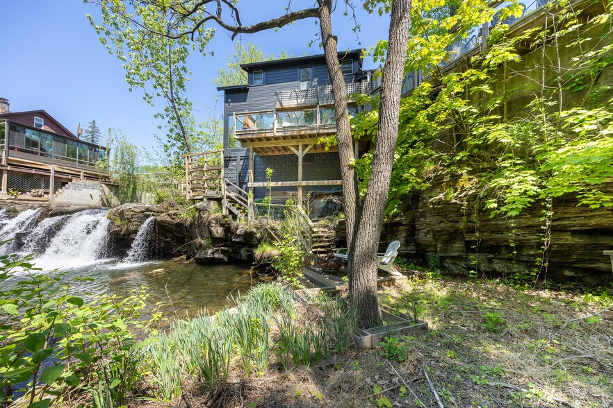 More Photos Of 8 Tannery Brook Rd, Woodstock Specialty For Sale