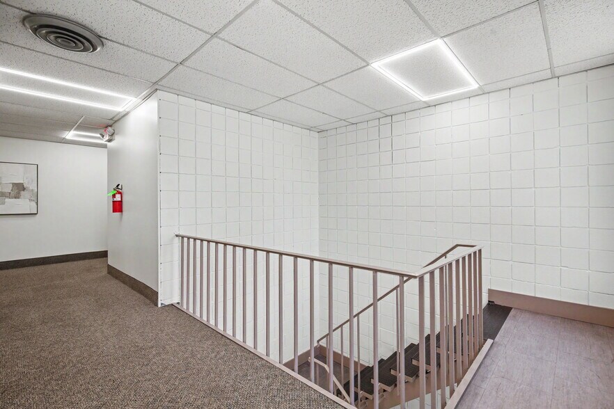 More Photos Of 214 Breckenridge Ln, Louisville Office Residential For Sale