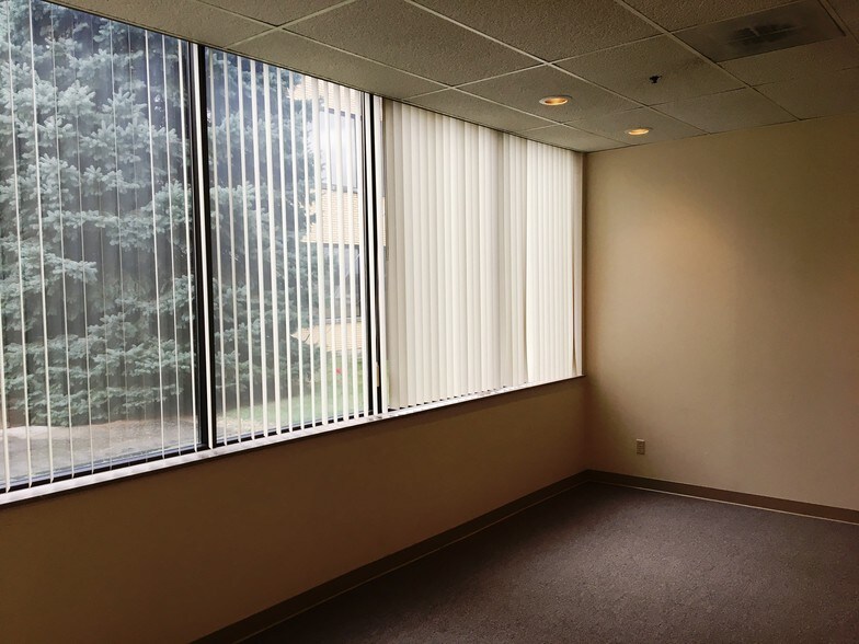 More Photos Of 195 Union St, Newark Office For Sale