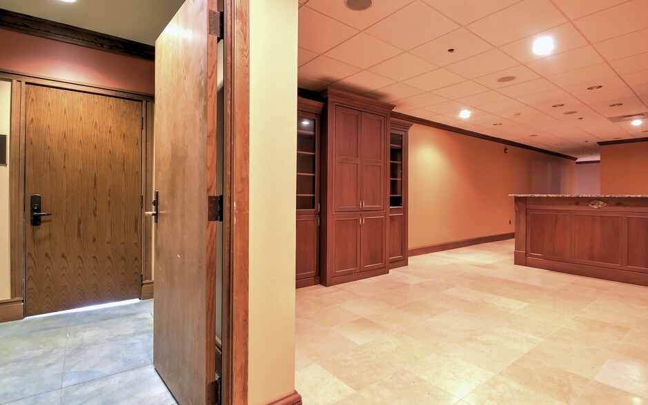 More Photos Of 166 Waterbury Rd, Prospect Medical For Lease