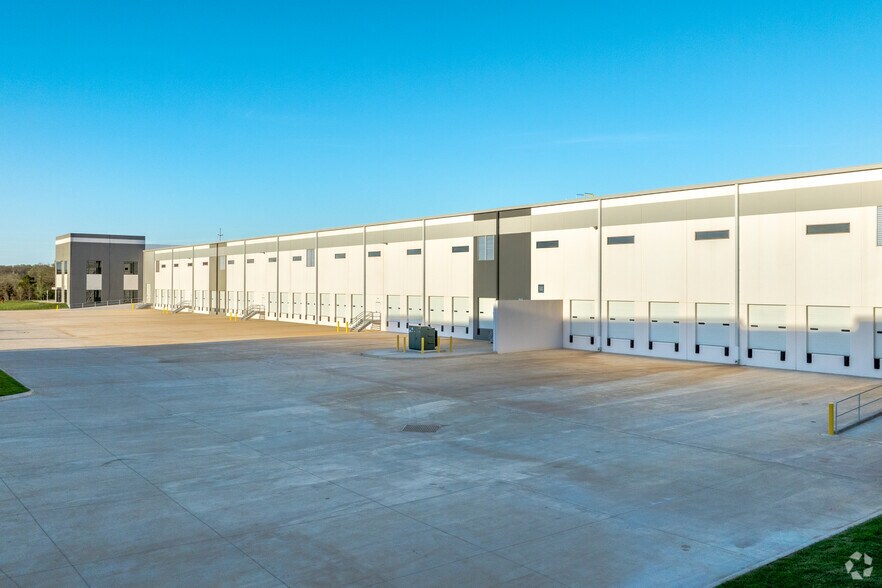 More Photos Of 3411 Mingo Rd, Denton Unknown For Lease