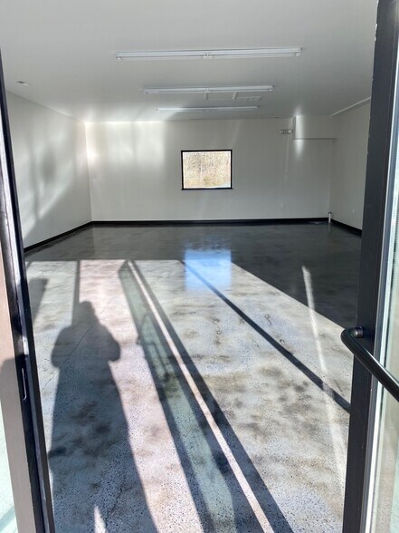 More Photos Of 2712 Hendersonville Rd, Fletcher Storefront Retail Office For Lease