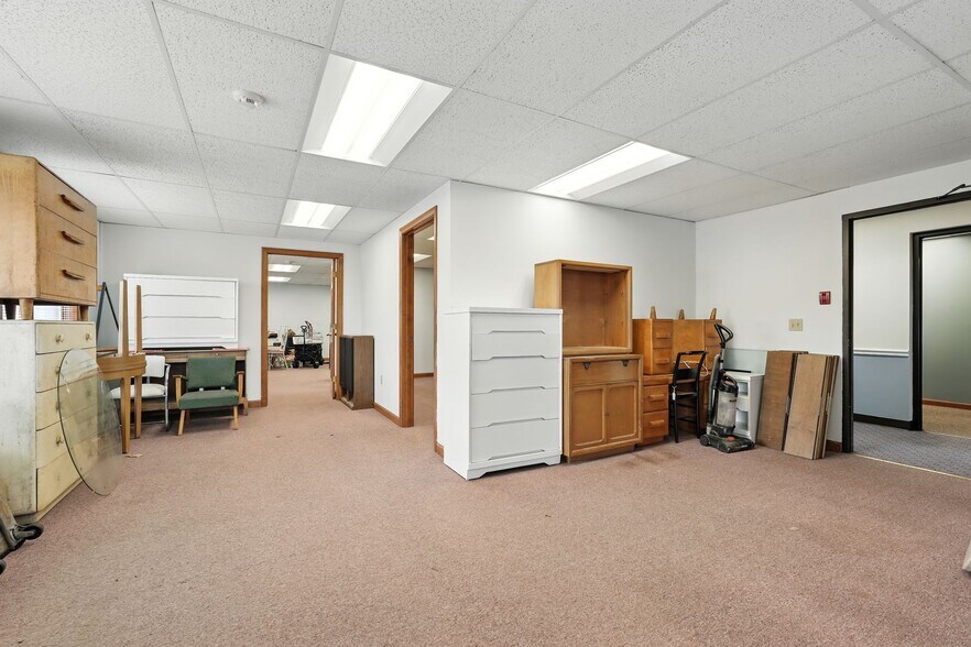 More Photos Of 185 West Ave, Ludlow Medical For Sale
