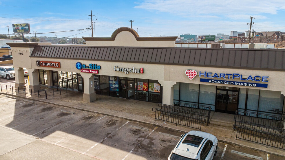 More Photos Of 11613-11617 N Central Expy, Dallas Unknown For Lease