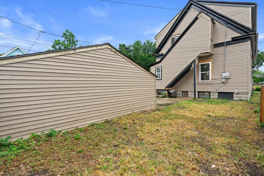 More Photos Of 1322 W Concordia Ave, Milwaukee Multifamily For Sale