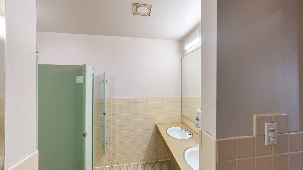 More Photos Of 8801 S Tacoma Way, Tacoma Freestanding For Sale