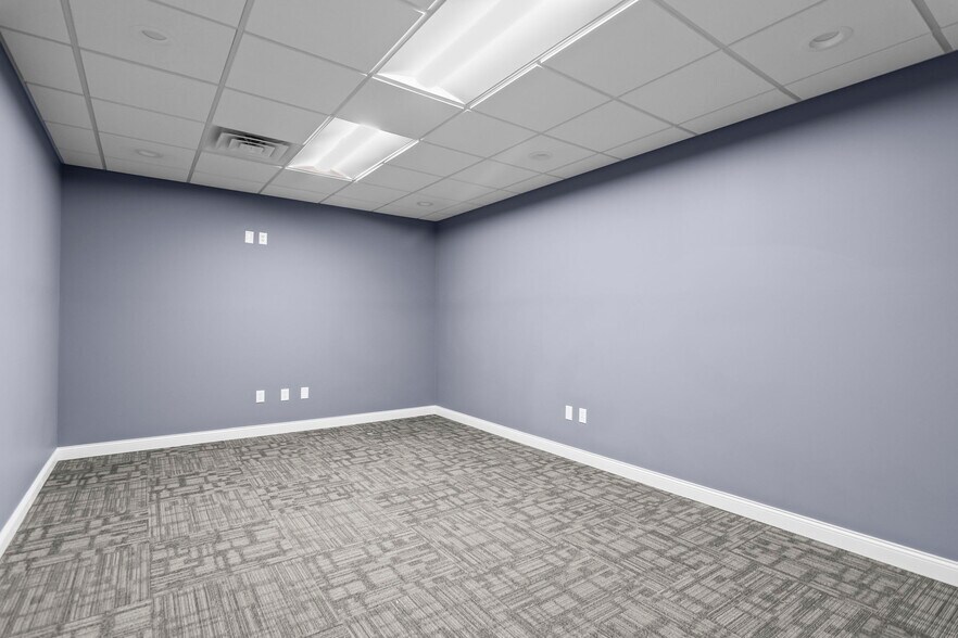 More Photos Of 3901 Pintail Dr, Springfield Office For Sale