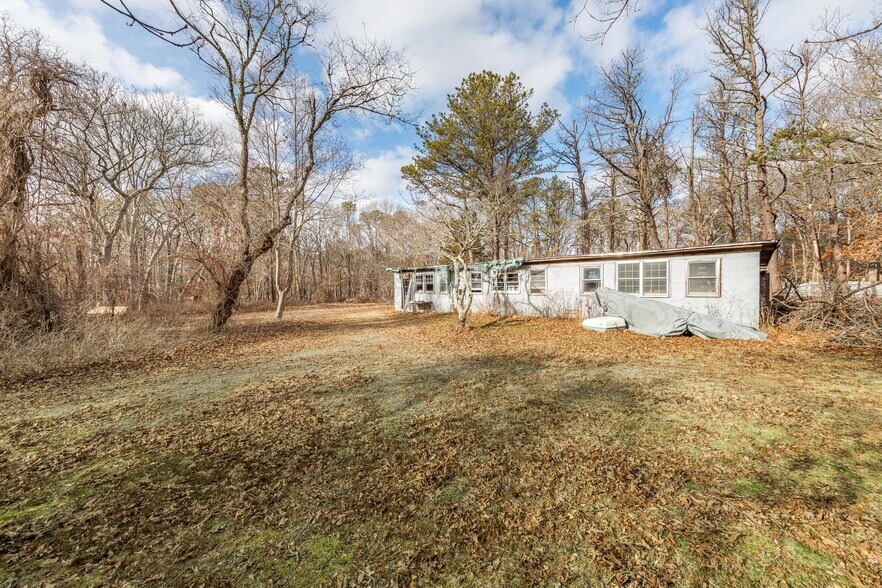 More Photos Of 240 Montauk Hwy, East Hampton Apartments For Sale