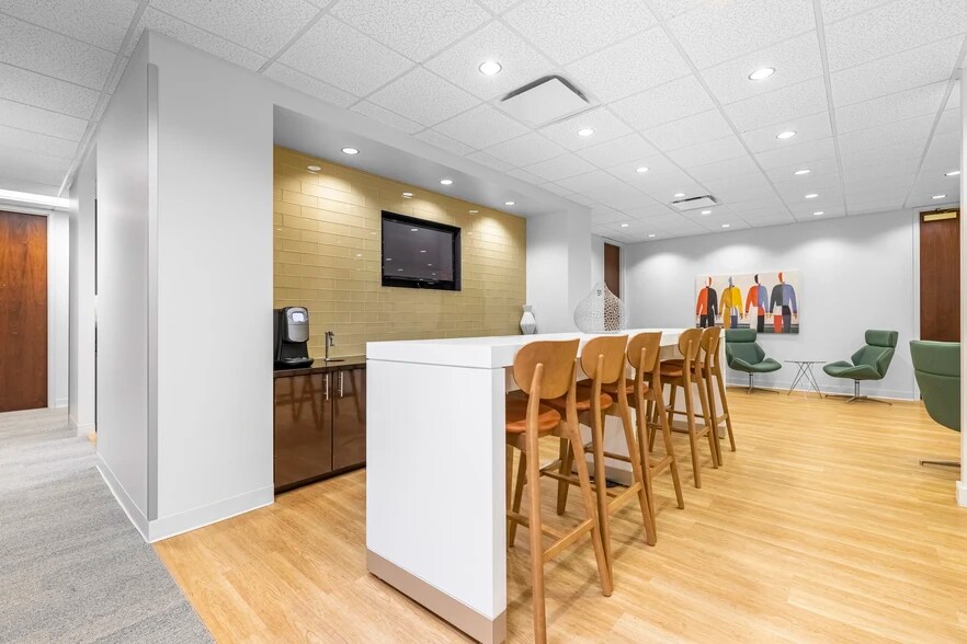 More Photos Of 260 Peachtree St NW, Atlanta Office For Lease