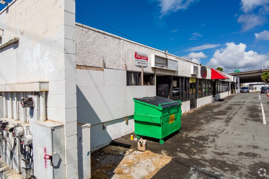 More Photos Of 593 Kamehameha Hwy, Pearl City Storefront Retail Office For Lease
