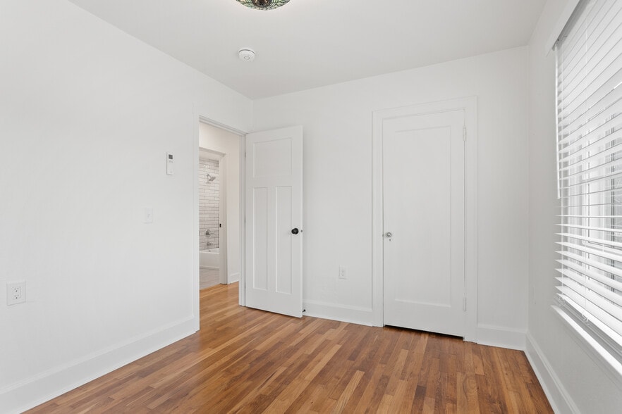 More Photos Of 418 Dewey St, Oregon City Multifamily For Sale