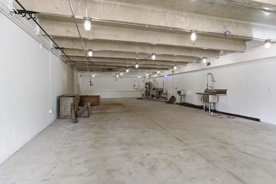 More Photos Of 1404-1406 McGavock Pike, Nashville General Retail For Lease