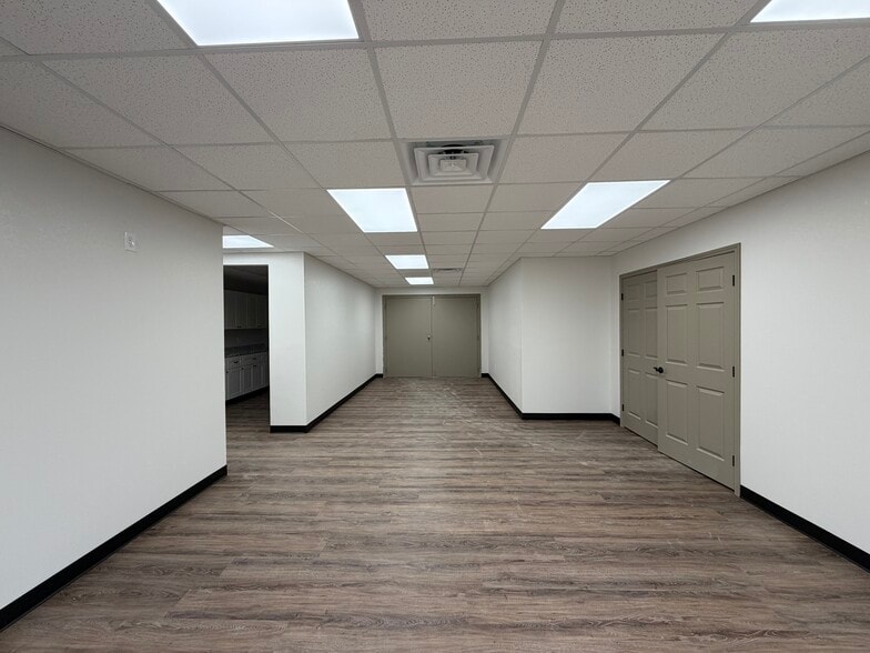 More Photos Of 2410 Steven Rd, Odessa Industrial For Lease