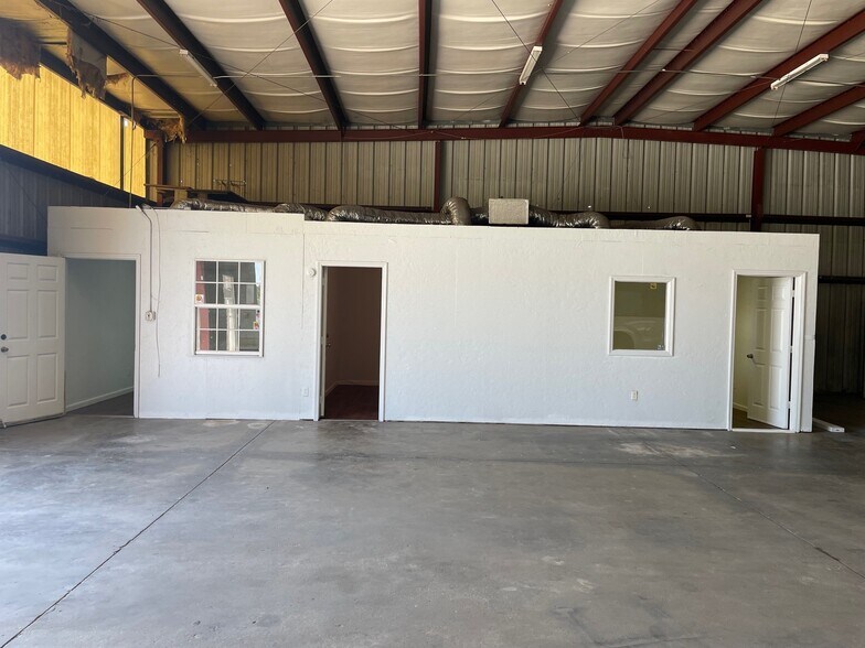 More Photos Of 4411 Holden Rd, Lakeland Warehouse For Sale