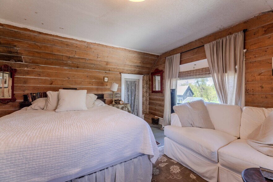 More Photos Of 1611 Little Bear Ridge Rd, Troy Specialty For Sale