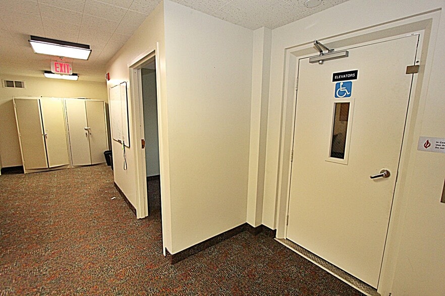 More Photos Of 131 Orchard Park Rd, West Seneca Office For Sale