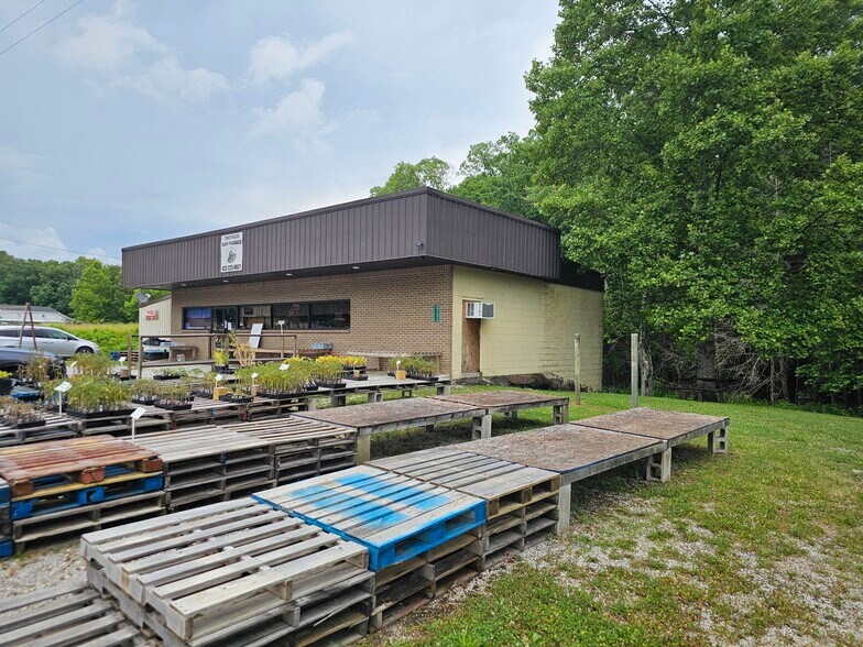 More Photos Of 27090 Scott Hwy, Winfield Freestanding For Sale