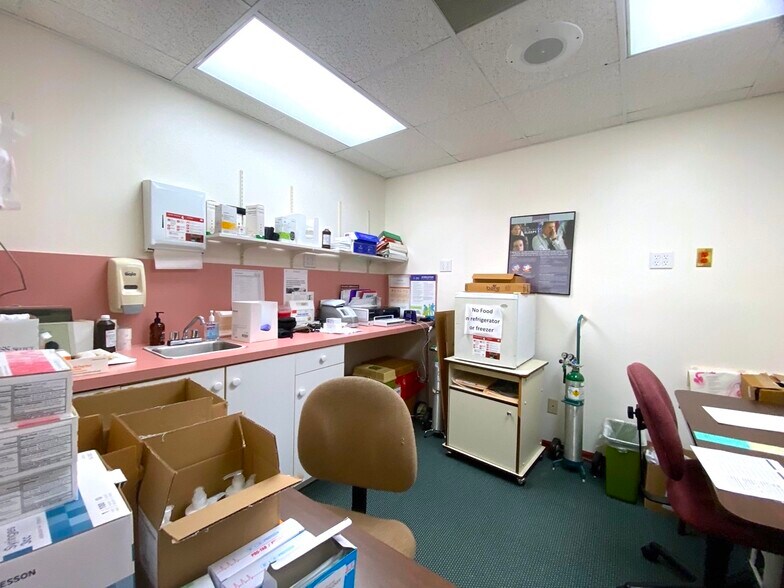 More Photos Of 901 E Oak St, Kissimmee Medical For Lease