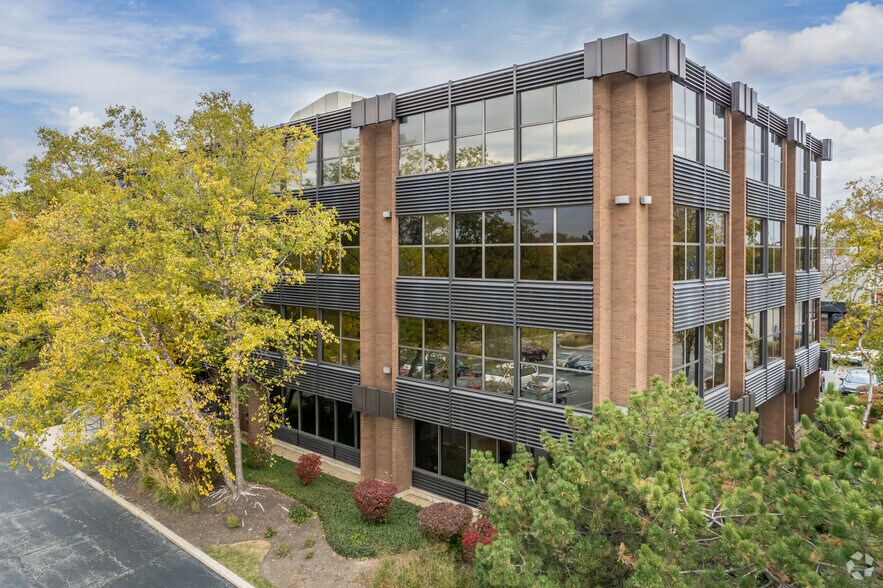 More Photos Of 1200 Roosevelt Rd, Glen Ellyn Office For Lease