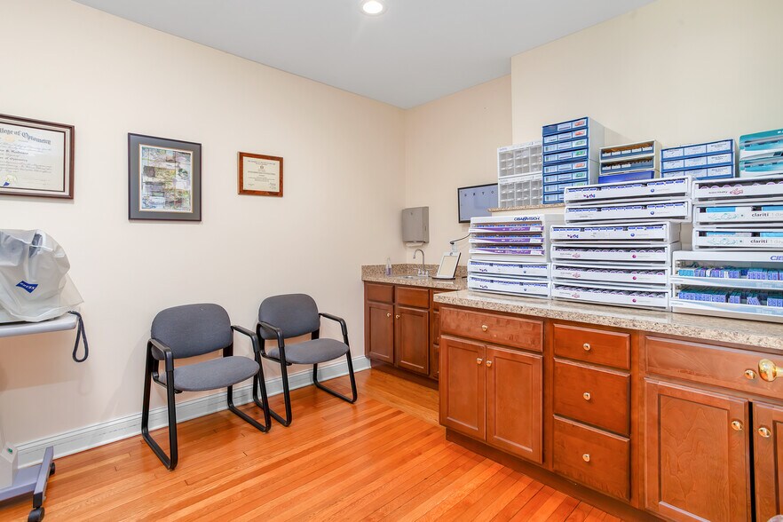 More Photos Of 71 Cedar St, Branford Office For Sale