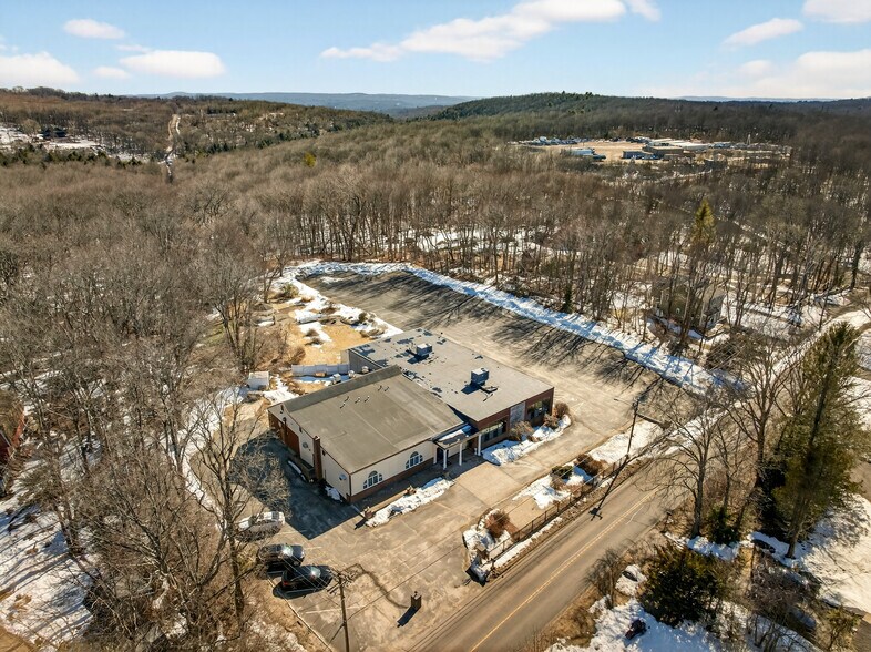 More Photos Of 1146 Spindle Hill Rd, Wolcott Freestanding For Sale