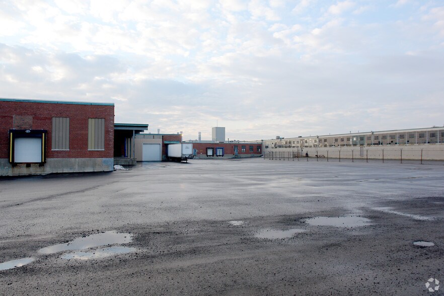 More Photos Of 1700 Broadway St, Buffalo Manufacturing For Sale