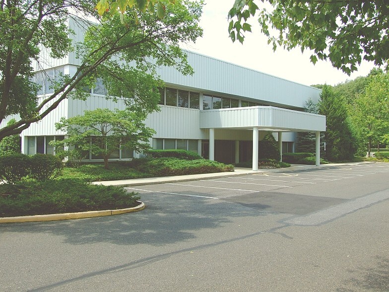 More Photos Of 13000 Midlantic Dr, Mount Laurel Light Distribution For Lease