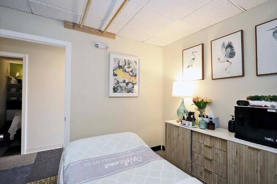 More Photos Of 597 Dartmouth St, Dartmouth Office For Sale