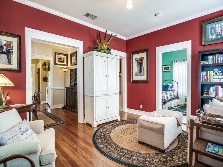 More Photos Of 118 N Plant Ave, Boerne Medical For Lease