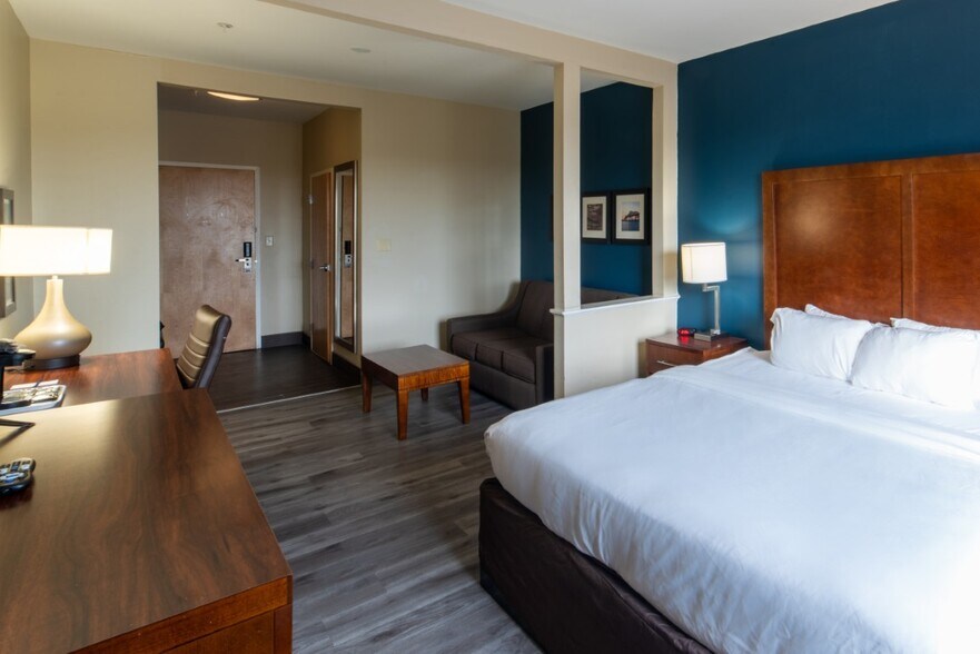 More Photos Of 2949 Varsity St, Baton Rouge Hotel For Sale