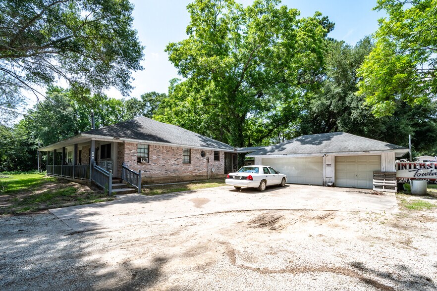 More Photos Of 7820 FM 1010 Rd, Cleveland General Retail For Sale