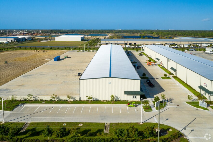 More Photos Of 16120 Lee Rd, Fort Myers Unknown For Lease