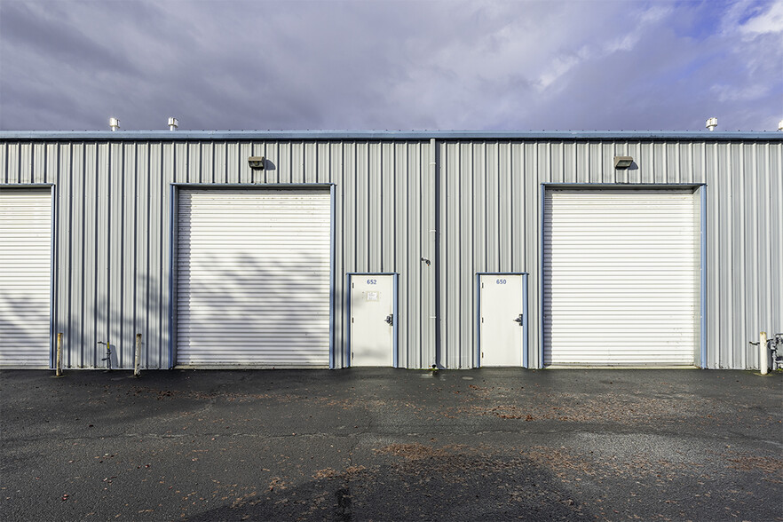 Primary Photo Of 652 W Dutton Rd, Eagle Point Industrial For Lease