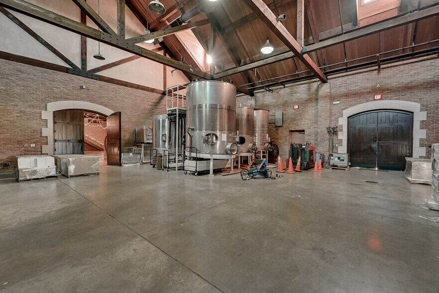 More Photos Of 2000 Champagne Blvd, Grapevine Specialty For Sale