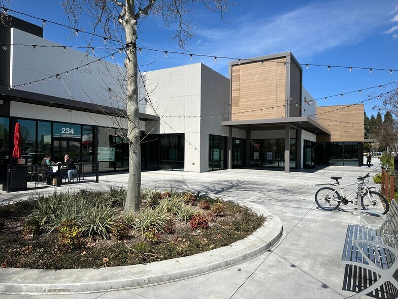 More Photos Of 232-242 Golf Club Rd, Pleasant Hill Storefront Retail Office For Lease