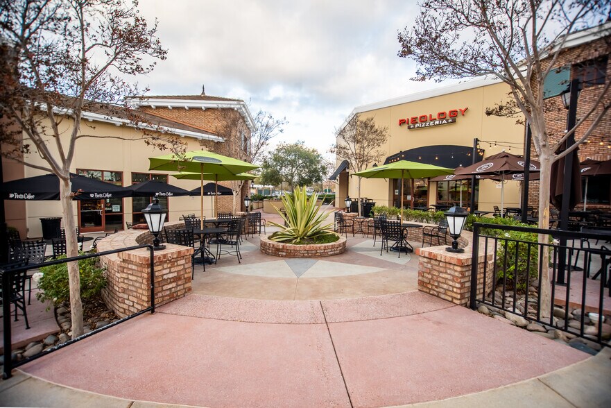 More Photos Of 2675 Gateway Rd, Carlsbad Unknown For Lease