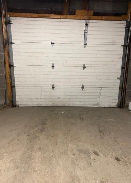 More Photos Of 111-135 Paine St, Troy Distribution For Sale