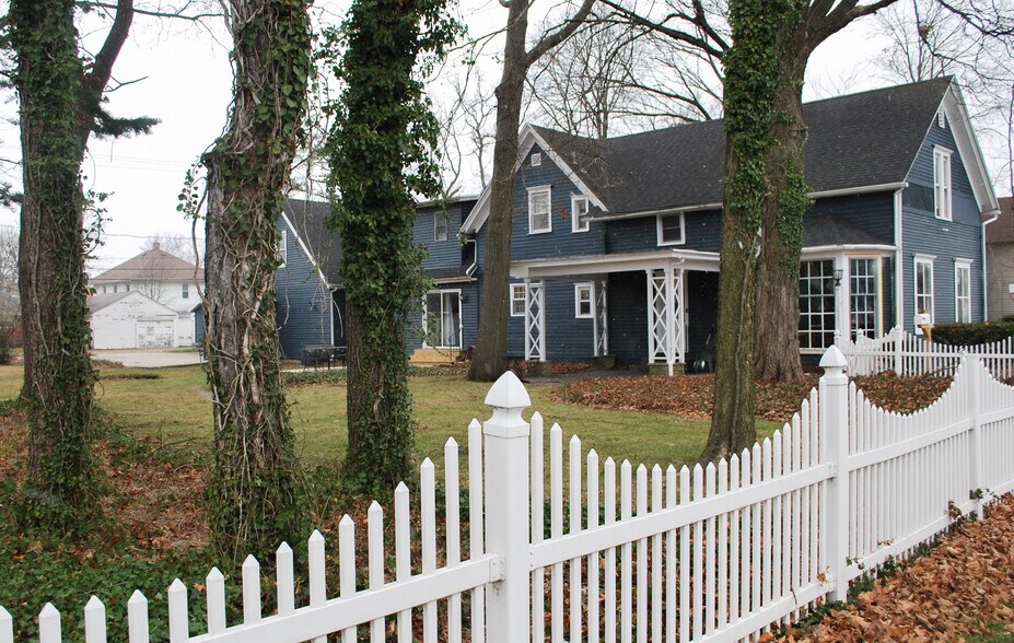 More Photos Of 935 S Ironwood Dr, South Bend Office For Sale